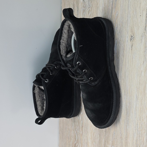 UGG Mens Neumel Classic Suede Lace-Up Ankle Chukka Boot Black Size 11 - Picture 3 of 12